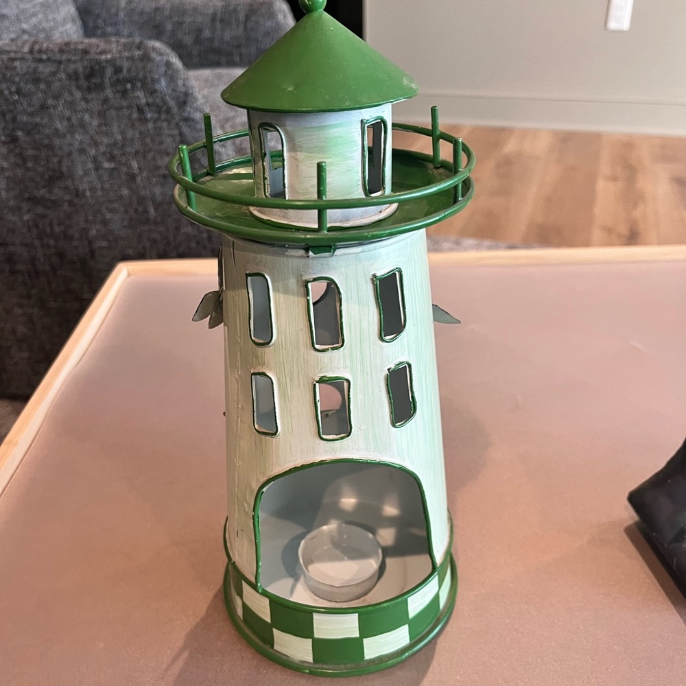 Patriotic Statue and Lighthouse Metal Tealight Holders - Picture 4 of 16